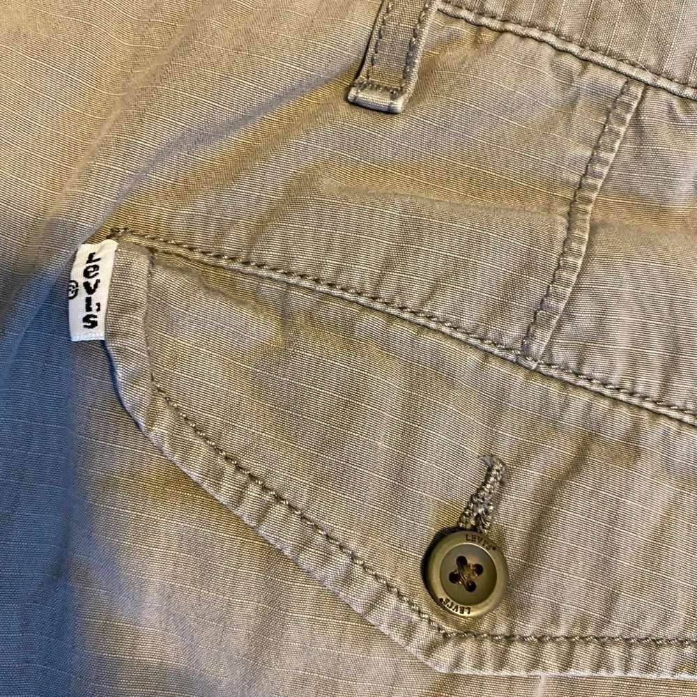 Levis flat front